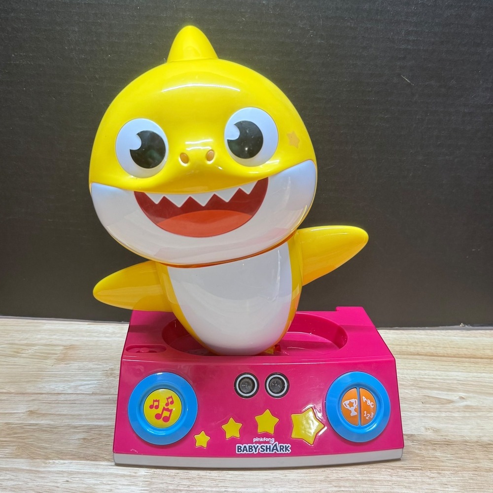 Pinkfong Baby Shark Dancing DJ Interactive Musical Toy Yellow WowWee